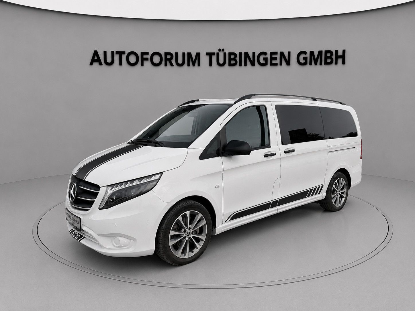 Fahrzeugabbildung Mercedes-Benz Vito 119 Tourer Lang Edition *DISTRO*AHK*8Sitze