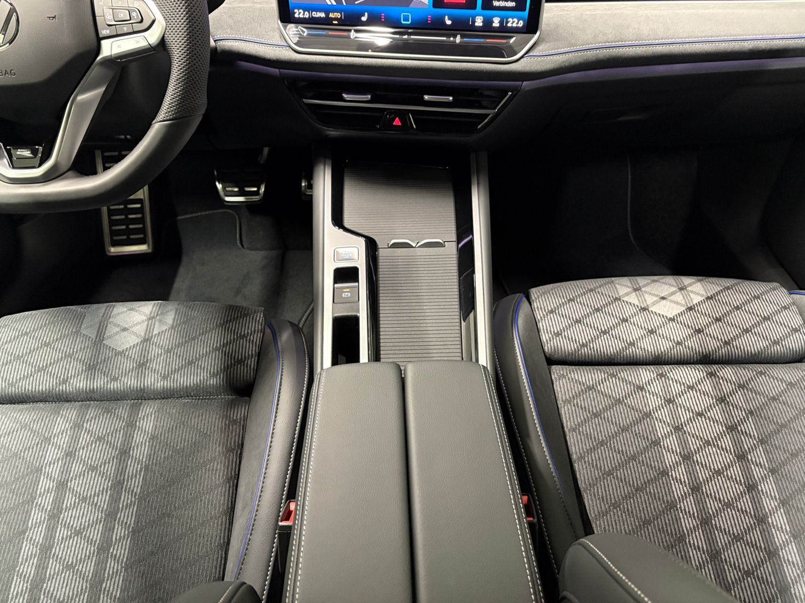 Passat Variant R-line 2.0 TDI DSG AHK RFK LED