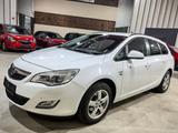 Opel Astra J Sports Tourer / Kupplung+Bremsen neu - gebrauchte Opel Astra aus dem Jahr 2012