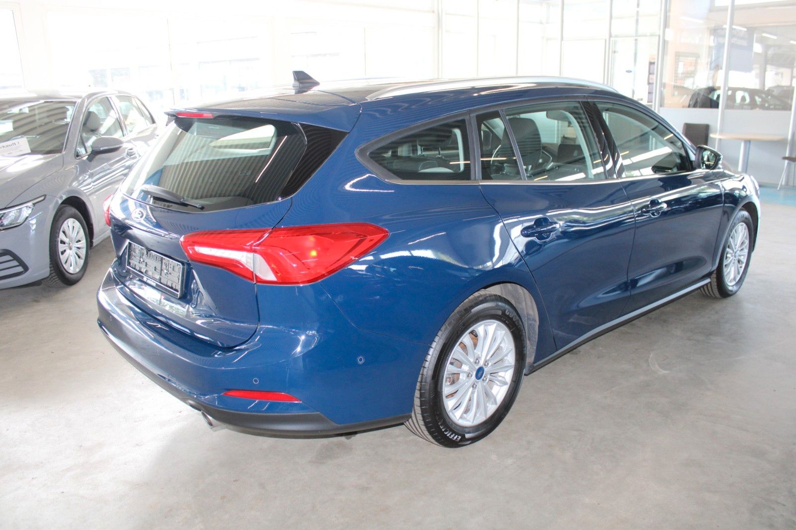 Fahrzeugabbildung Ford Focus Turnier Titanium LED CAM WinterPaket NAVI