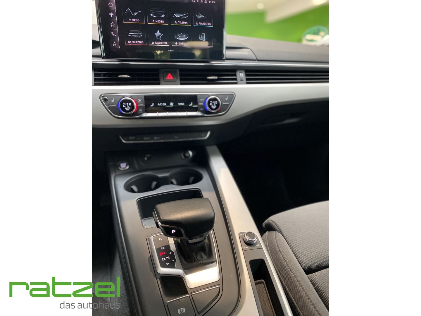 Fahrzeugabbildung Audi A4 2.0 TDI Avant S line 40 TDI S tronic El. Pano