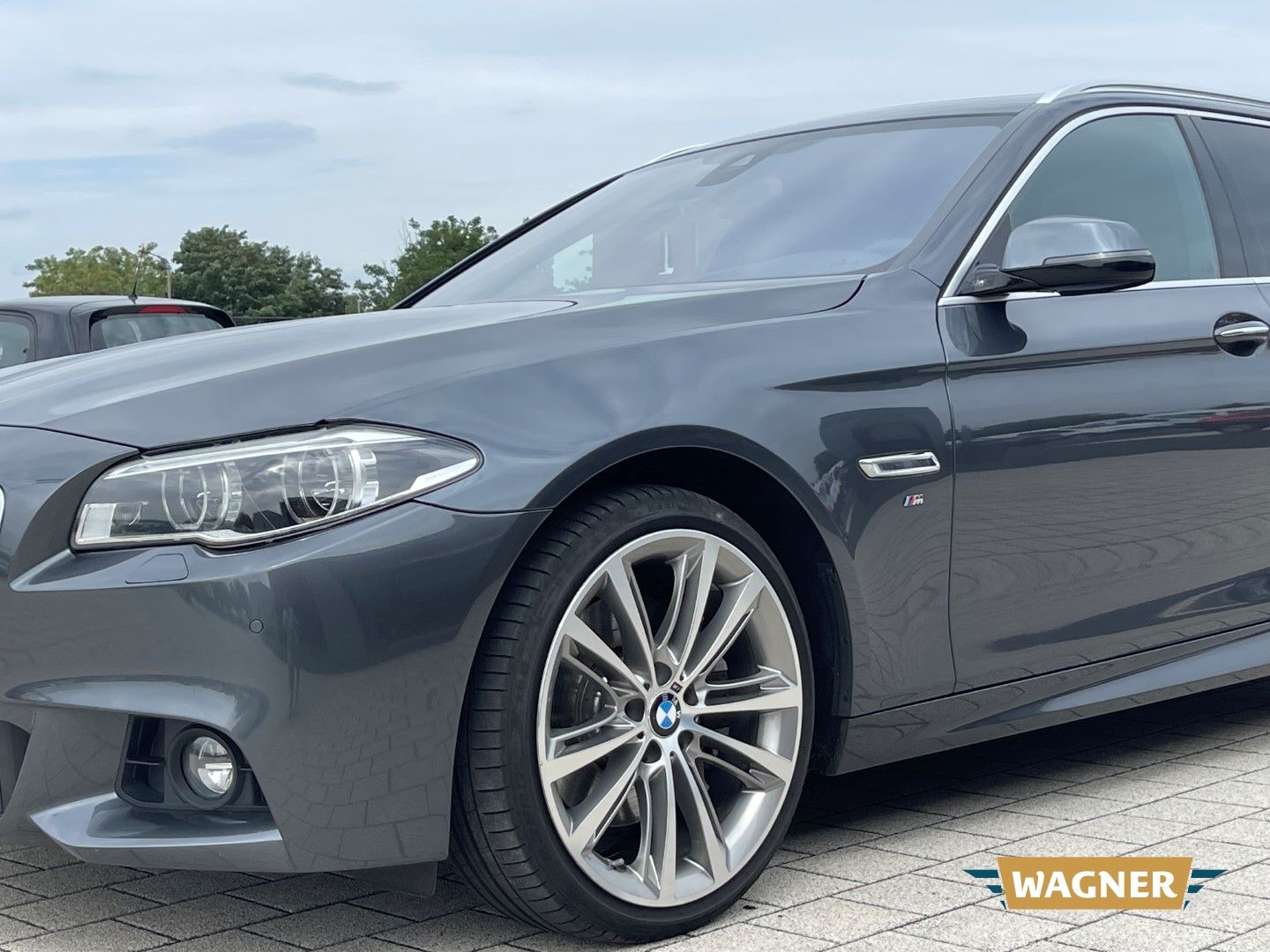 Fahrzeugabbildung BMW 535 d xDrive M-Paket Touring DPF Head-UP