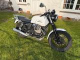 Moto Guzzi V7 Stone 1. Hand | gepflegt | Extras - MOTO GUZZI NAKED BIKE