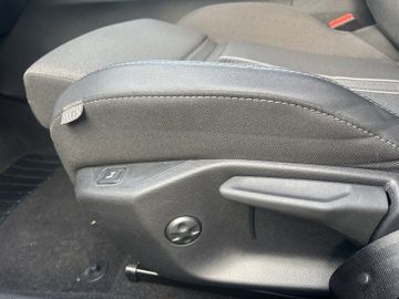 Bild 21 Opel Astra GS SHZ+LHZ/NAVI/PDC V+H+CAM/KLIMA AT