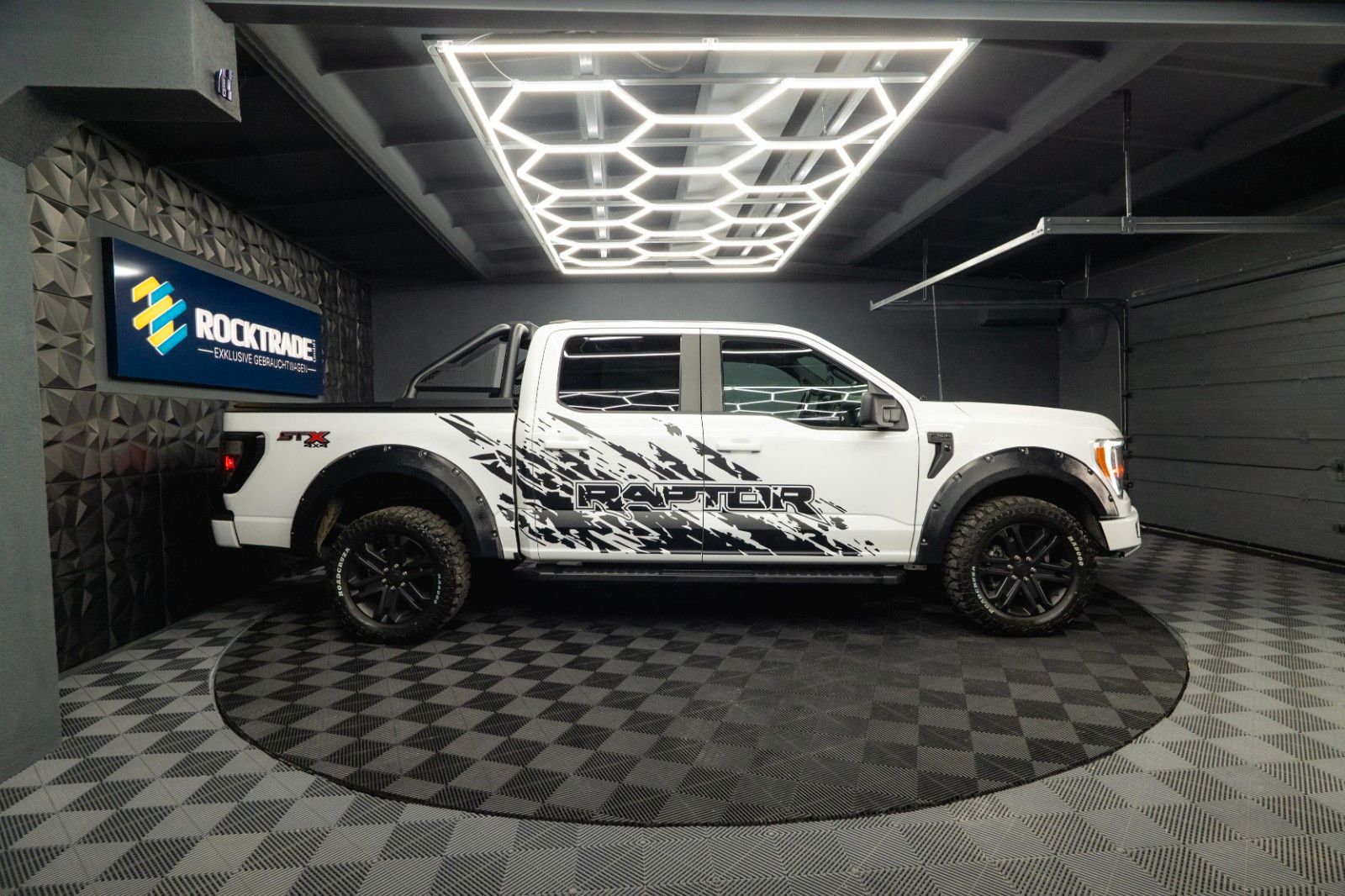 Fahrzeugabbildung Ford F150 5.0L V8 4x4 Offroad SuperCrew RAPTOR 19%