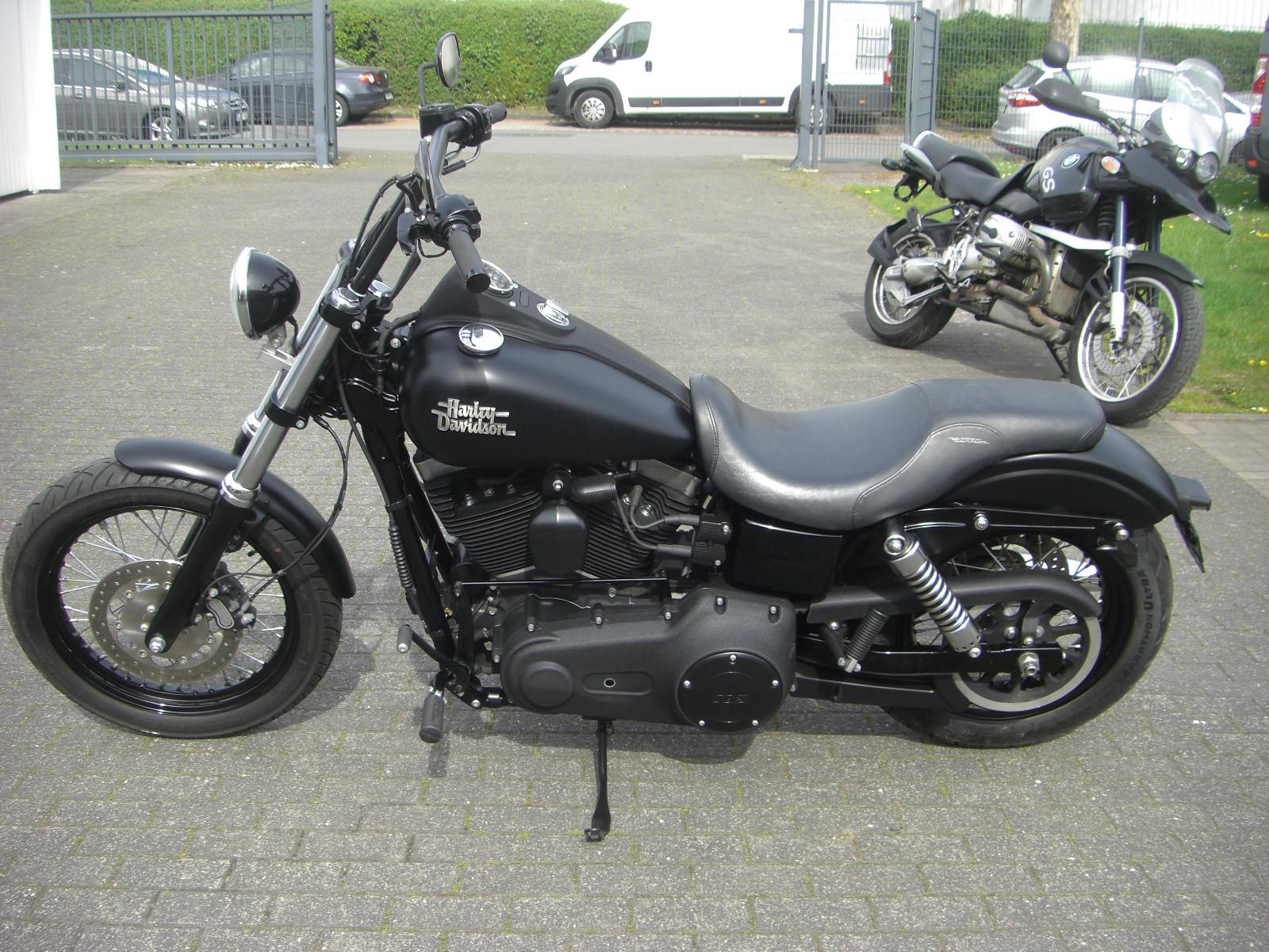 Harley-Davidson STREET BOB 103