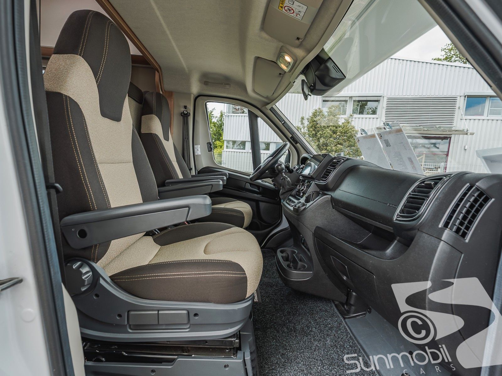 Fahrzeugabbildung Weinsberg CaraHome 650 DG Navi RFK Markise