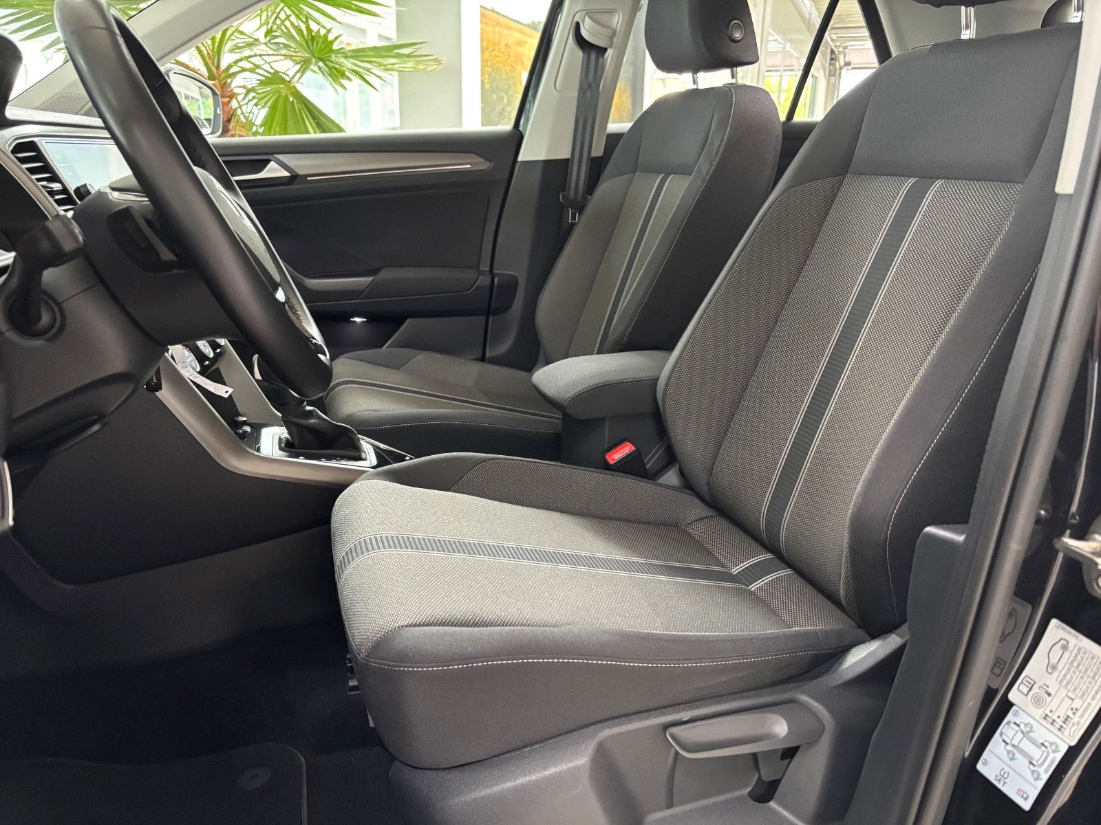 Fahrzeugabbildung Volkswagen T-Roc Style 1.5 TSI DSG + el. Klappe + Kamera +