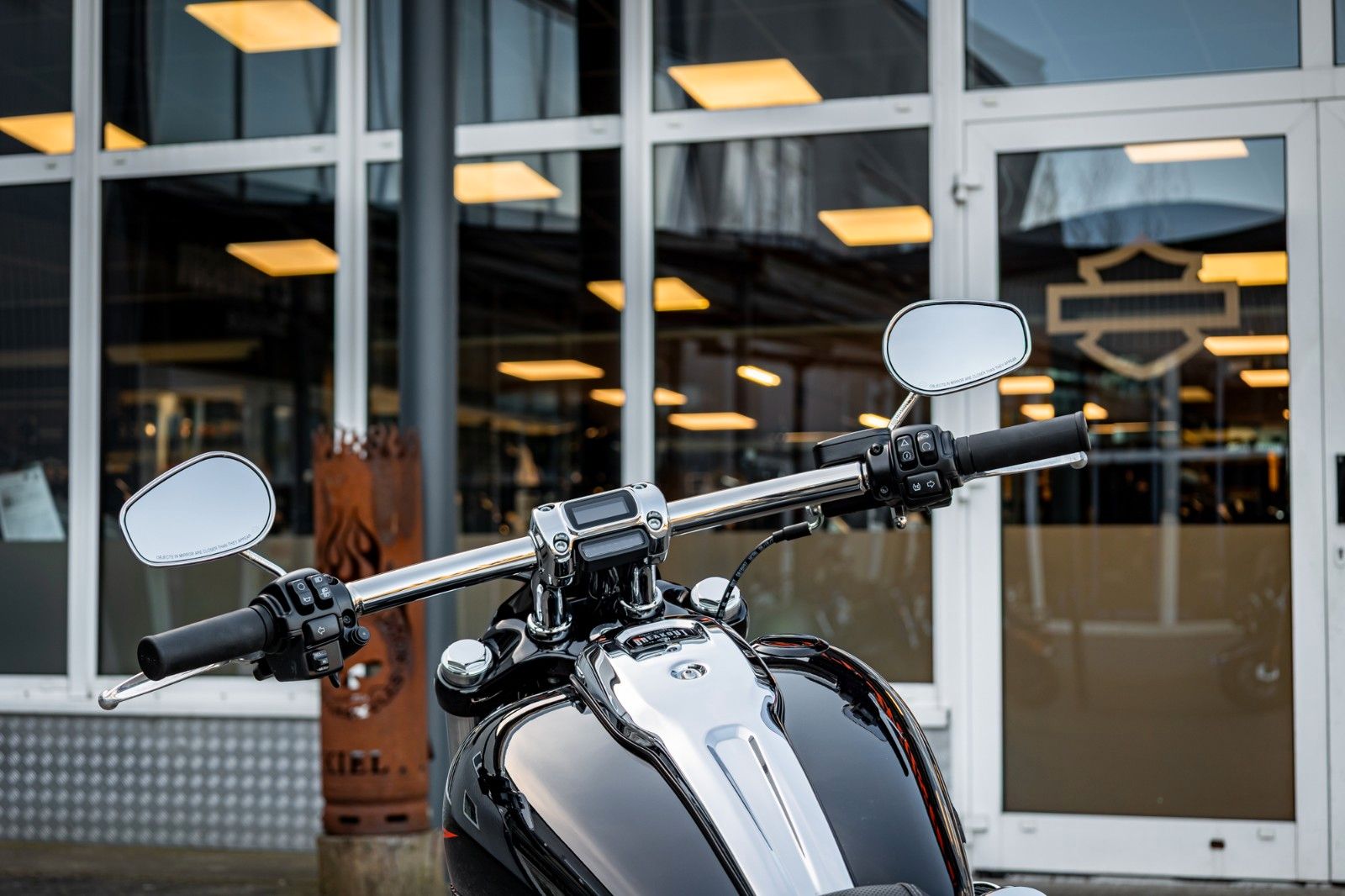 Fahrzeugabbildung Harley-Davidson FXBR Breakout 117 cui - Jekill & Hyde