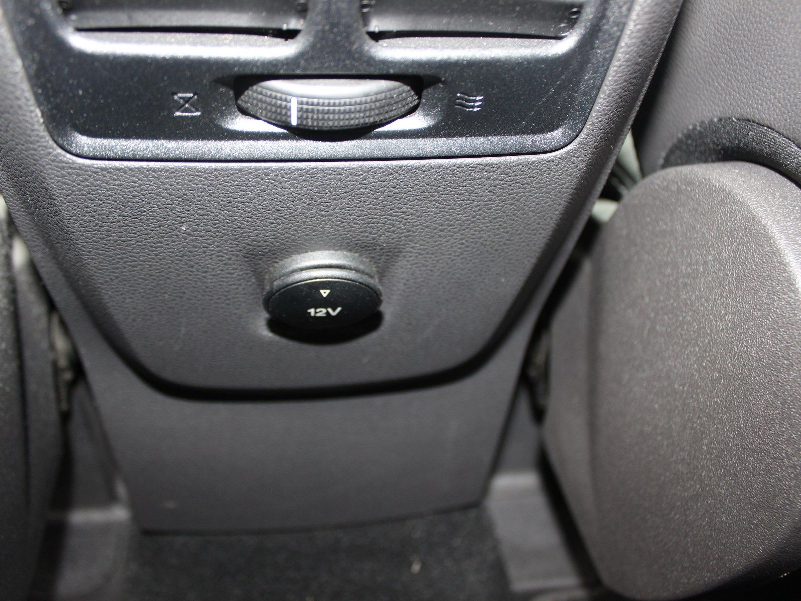 Fahrzeugabbildung Ford Kuga Titanium 2,0 TDCi 4x4 Start/Stopp