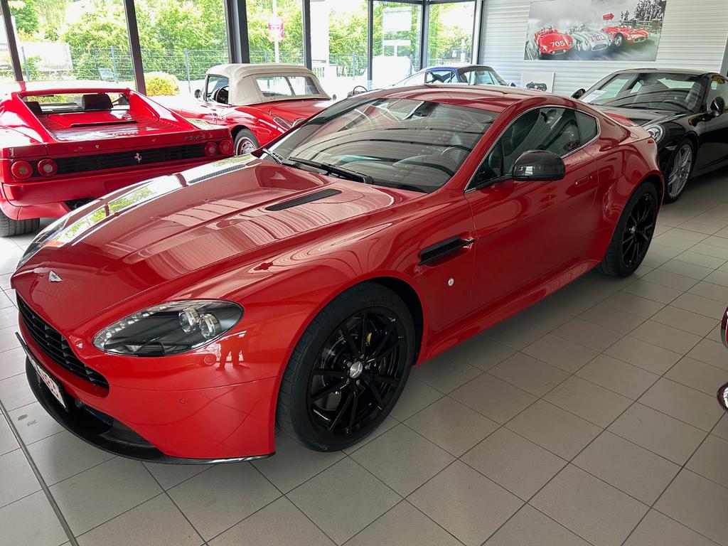 Aston Martin V8 Vantage