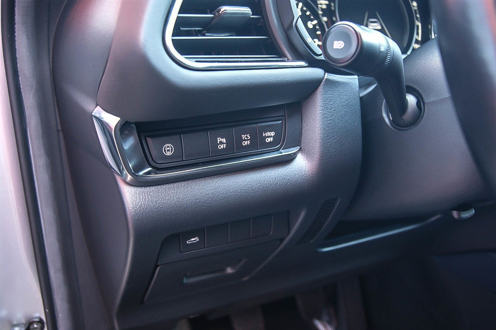 Fahrzeugabbildung Mazda CX-30 2.0 SKYACTIV-G M Hybrid DESIGN HEADUP LED