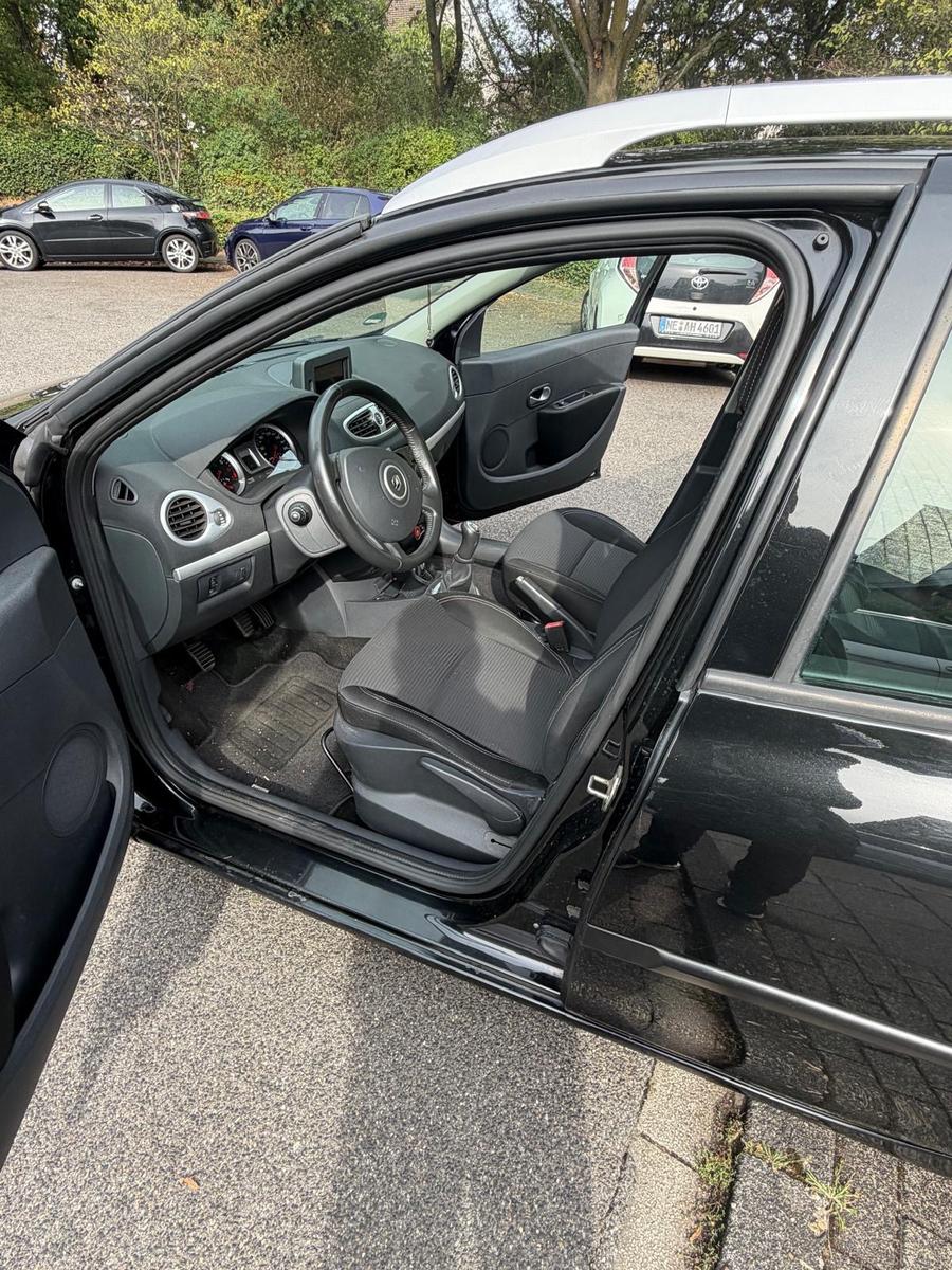 Renault Clio 2012 — interior