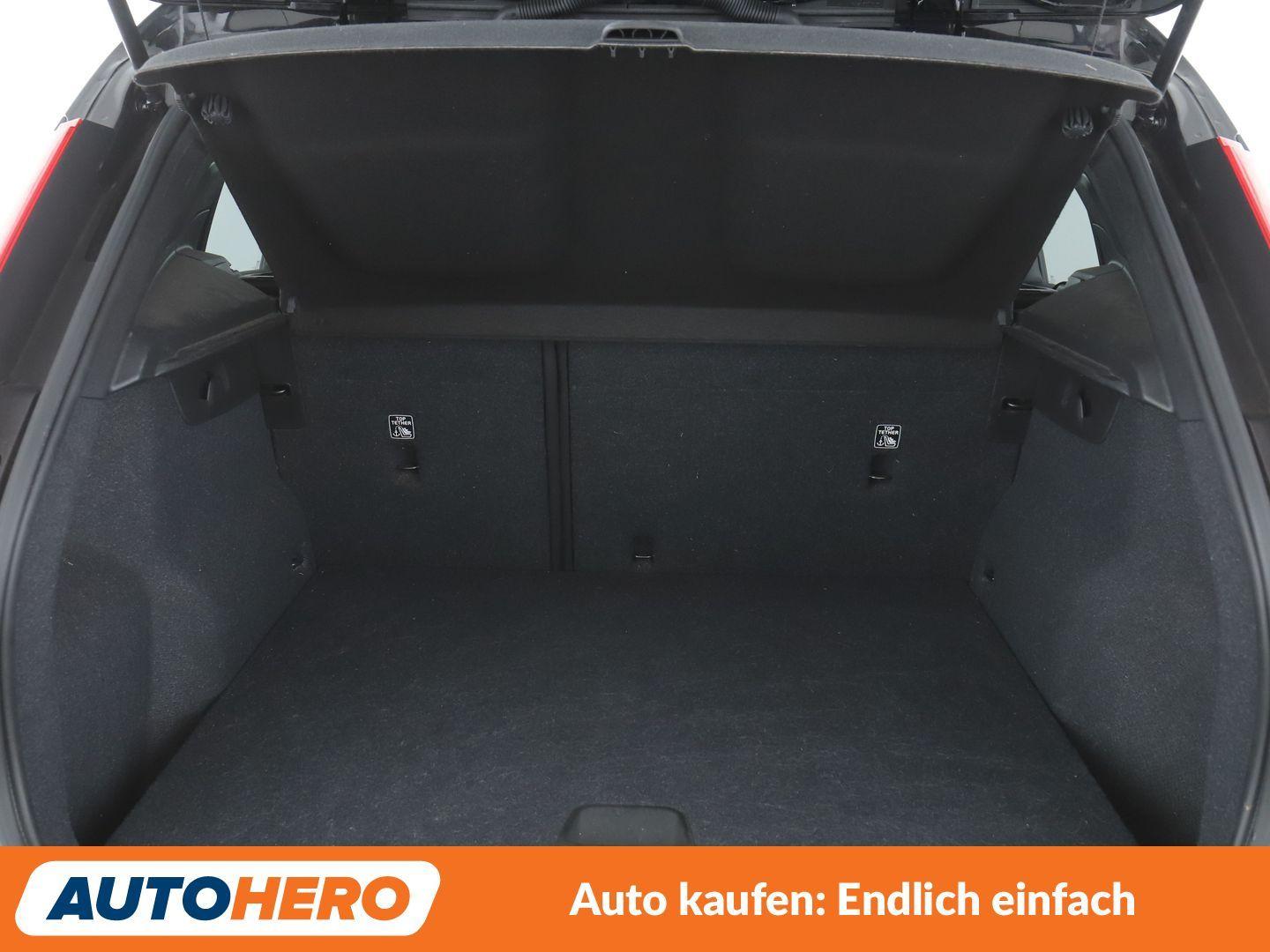 Volvo XC40 1.5 2WD *NAVI*VC*LED*TEMPO*PDC*SHZ*ALU*