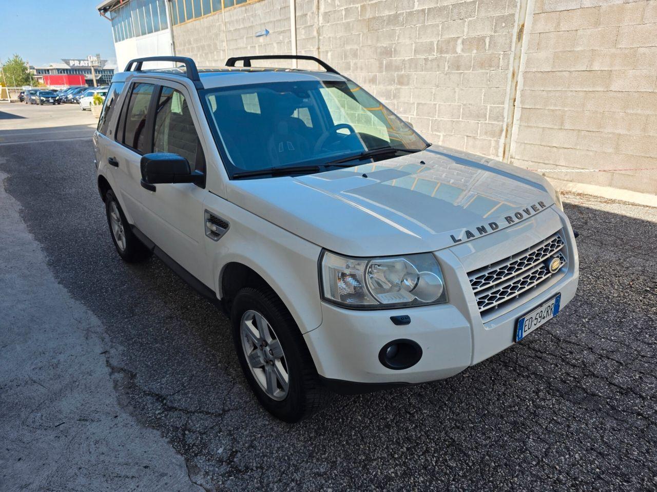 Land Rover Freelander 2011 — engine 218 HP (160kW)