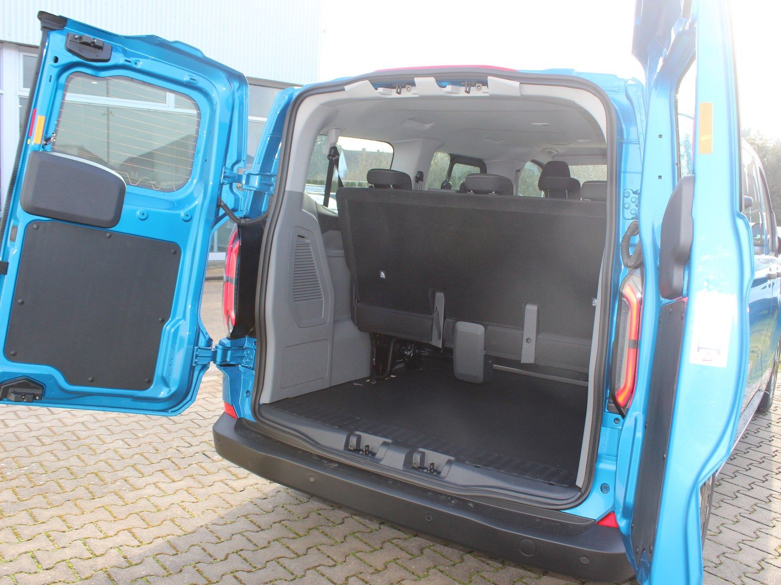 Fahrzeugabbildung Ford Transit Custom E 340 L1 RWD Trend