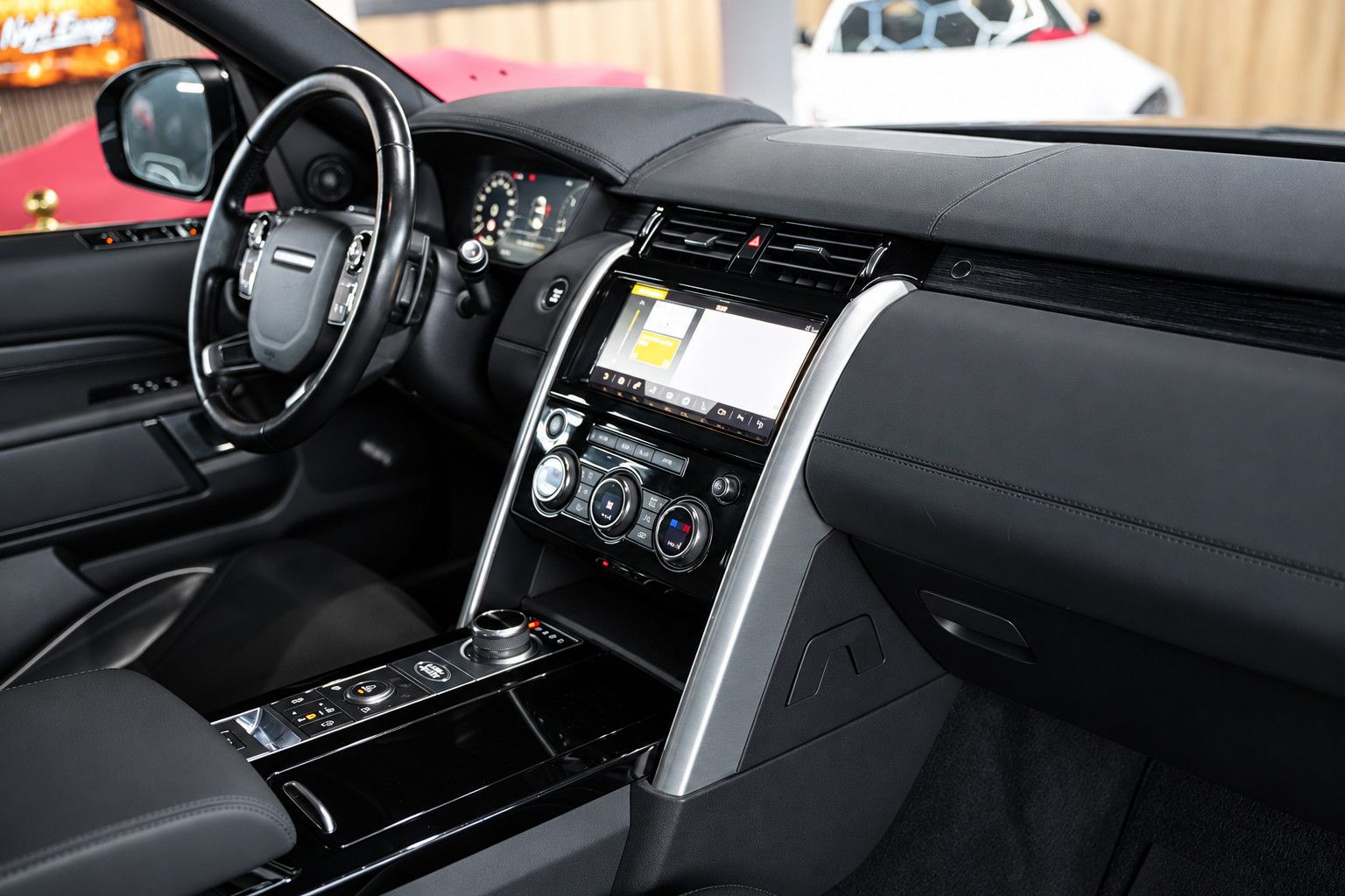Fahrzeugabbildung Land Rover Discovery HSE V6 *7-Sitz*Panorama*HUD*Meridian*