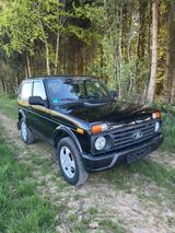 Lada Niva 4X4 Urban AHK Sitzheizung - Lada Urban Benziner Gebrauchtwagen