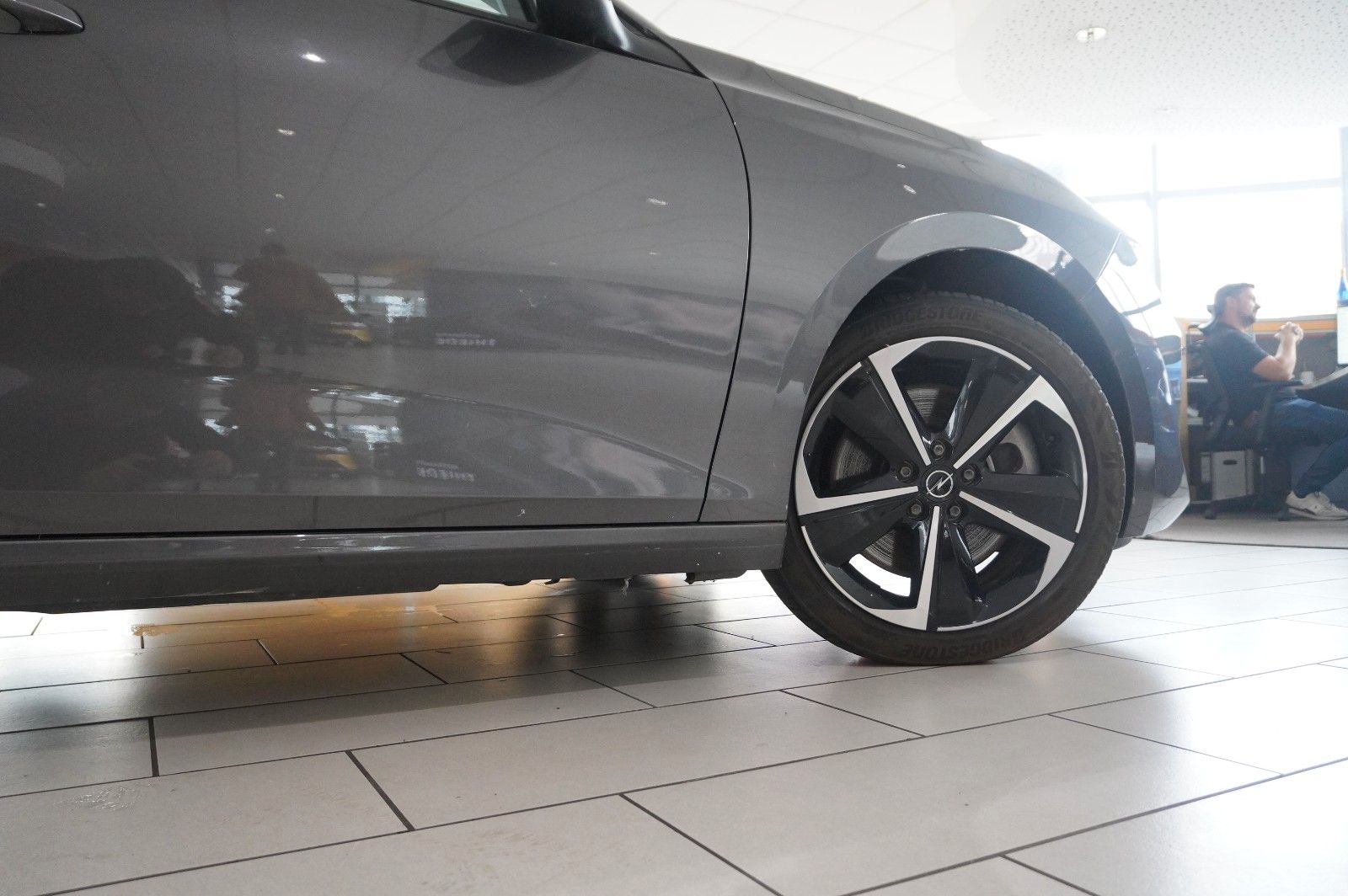 Fahrzeugabbildung Opel Astra L Lim. 1.6 HYBRID BUSINESS NAVI/LED/KAMERA