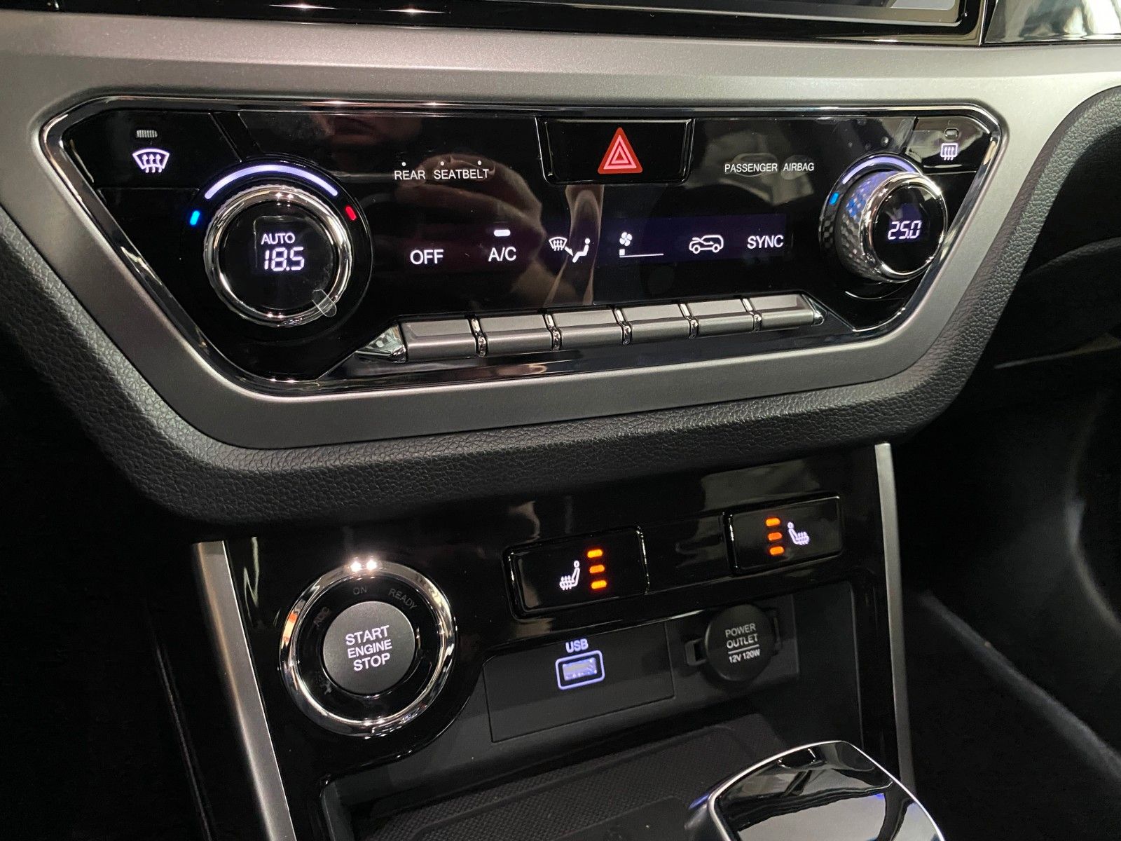 Fahrzeugabbildung Ssangyong Korando RUBY  1,5AT 4WD *LED*NAVI*TOTWINK