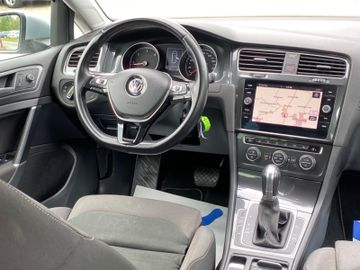Volkswagen Golf - 11
