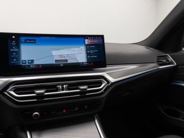 Fahrzeugabbildung BMW M340d xDr Hi-Fi M Sportfahrwerk Comfort Paket