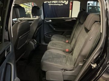 Fotografie des VW Touran 2,0l TDI DSG Highline