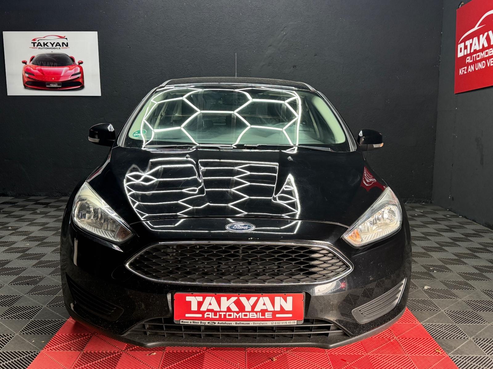 Ford Focus 2015 — rear view
