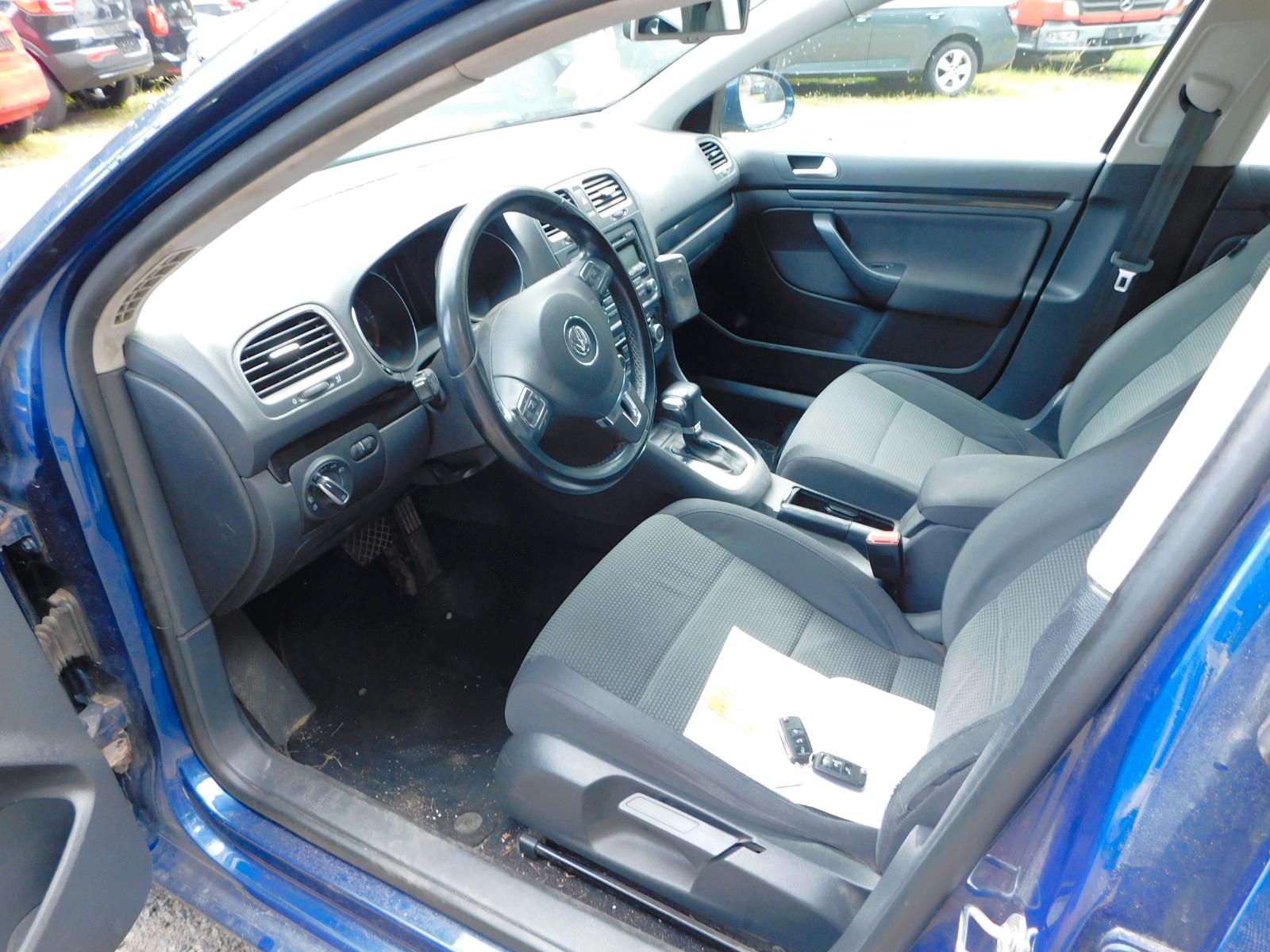 Volkswagen Golf 2010 — photo 12