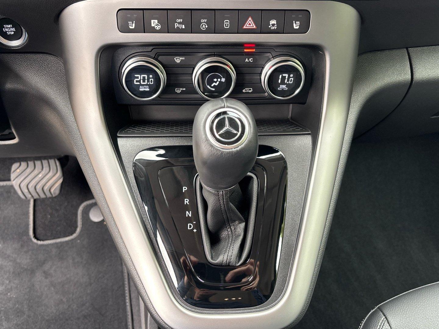 Mercedes-Benz T 180d Progressive LED Kamera Navi KEYLESS-GO 7G