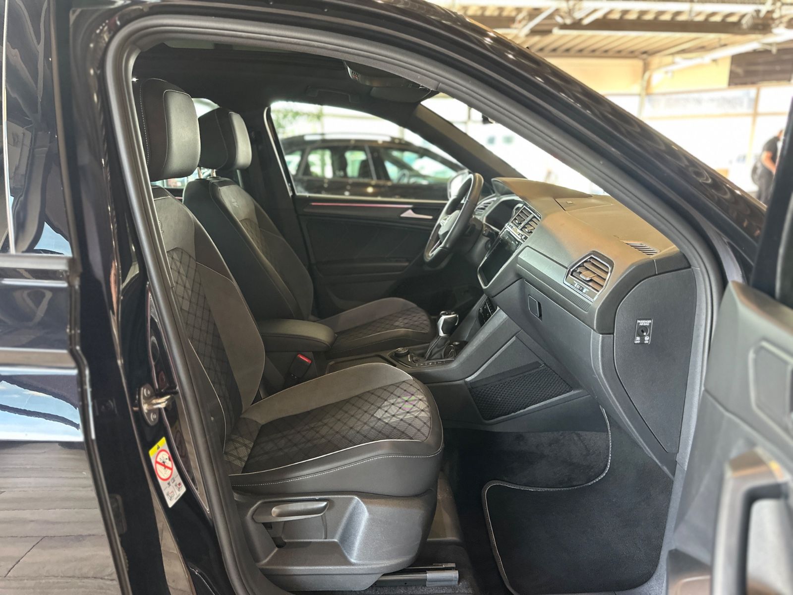 Volkswagen Tiguan Allspace R-LINE 4MOTION PANO KAMERA 7-Si foto 13