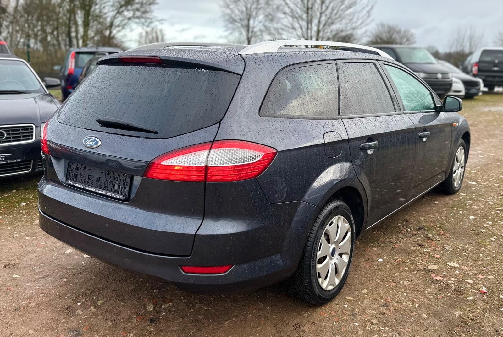 Ford Mondeo 2010 — rear view