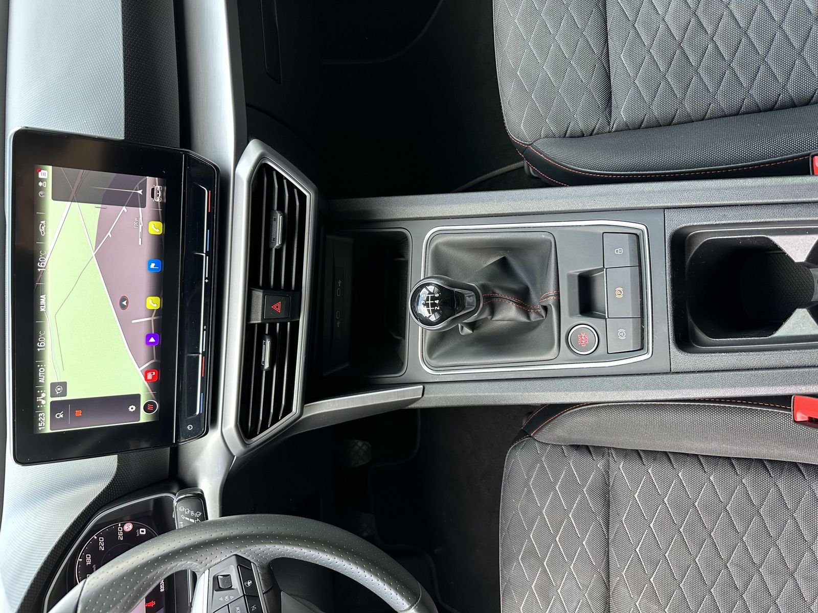 Fahrzeugabbildung SEAT Leon SpT 1.5 TSI FR NAV+LED+ACC+CARPLAY+KAMERA