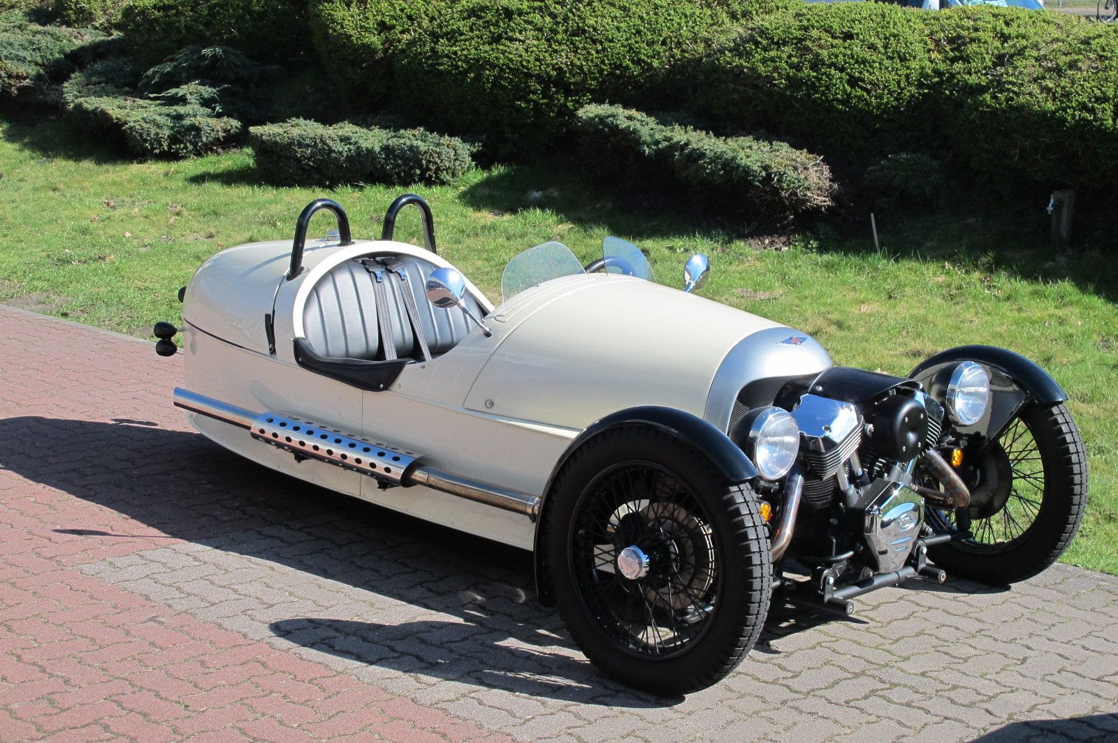 Fahrzeugabbildung Morgan 3 Wheeler Langversion bis 1,98m 1 von10 weltweit