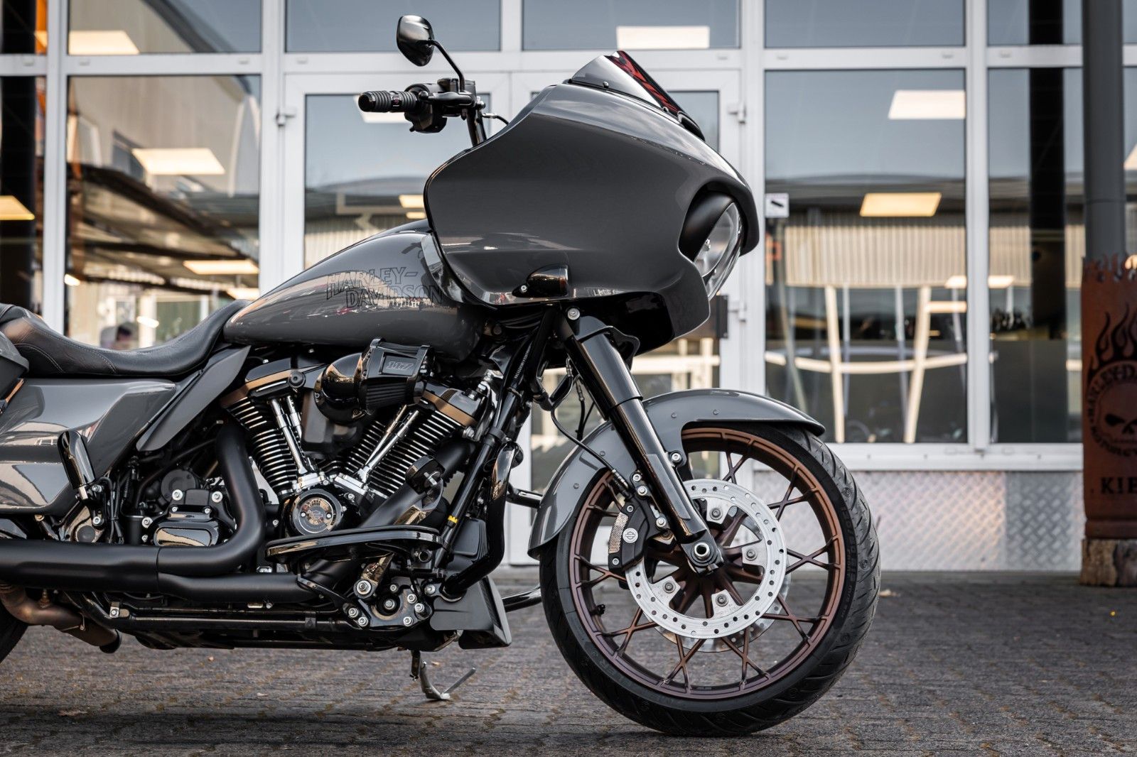 Fahrzeugabbildung Harley-Davidson FLTRXST Road Glide ST - Kesstech -