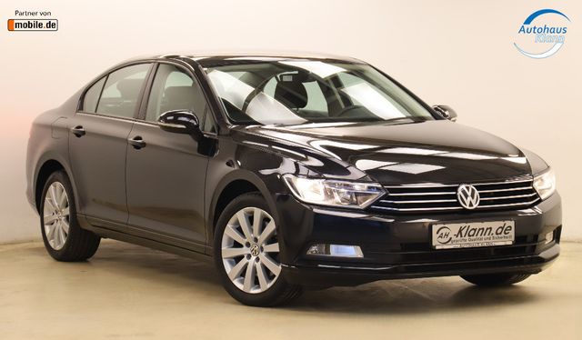 Volkswagen Passat 1.4TSI 125PS BMT Navi SHZ PDC AHK 1.Hand