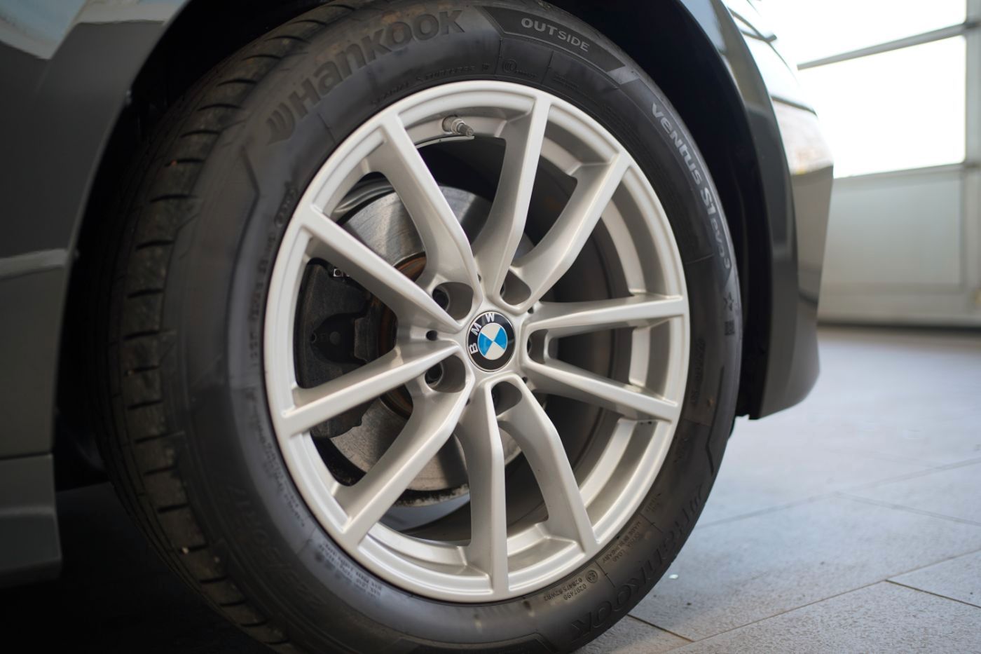 Fahrzeugabbildung BMW 320iA+Komfortzug. +DrivingAssist+PanoramaGlasdac