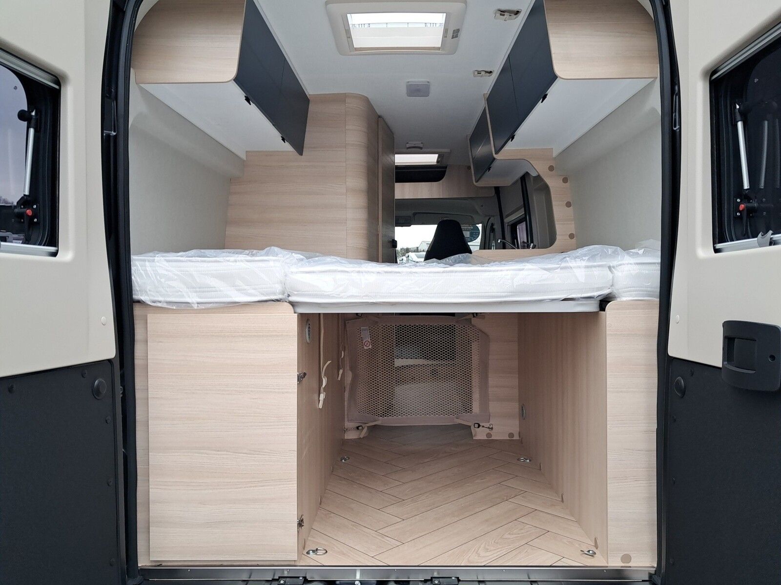 Fahrzeugabbildung Chausson Van Blackline 2.0 Dörr 30Y Edition,Markise,Solar