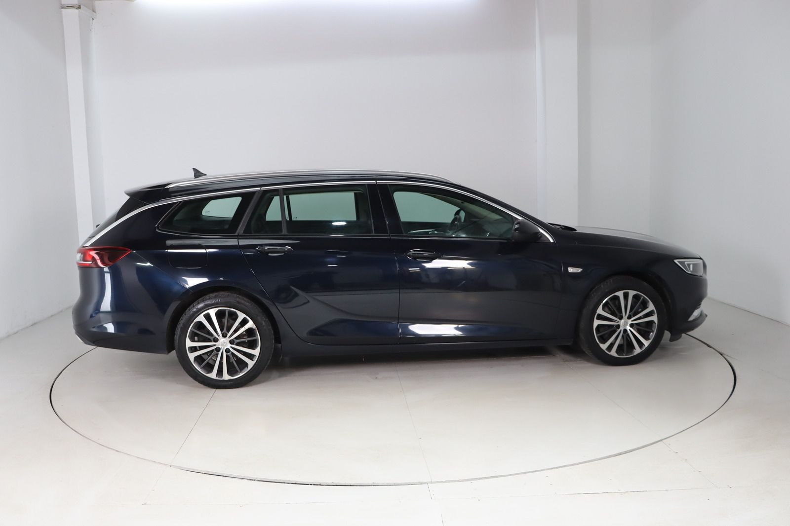 Fahrzeugabbildung Opel Insignia Grand Sport 4x4 * AHK