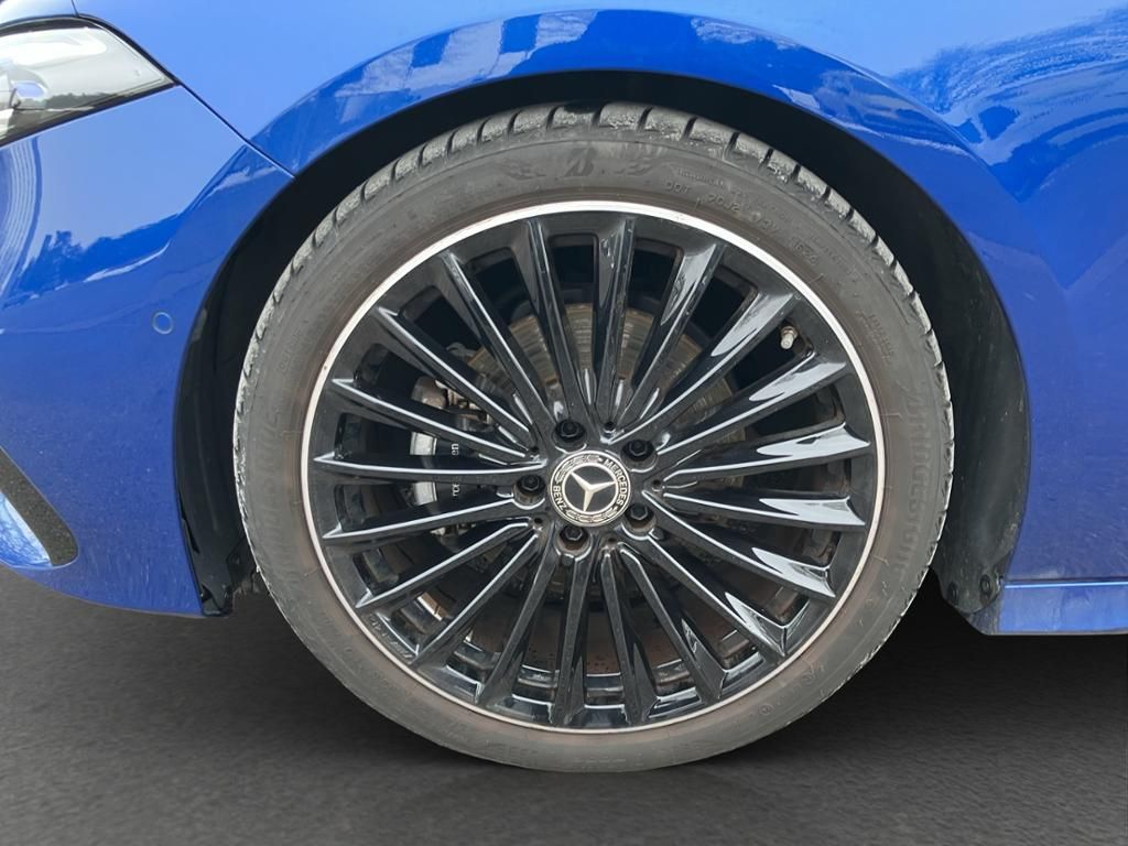 Fahrzeugabbildung Mercedes-Benz A 200 Kompaktlimousine AMG Line+Night Paket*PDC