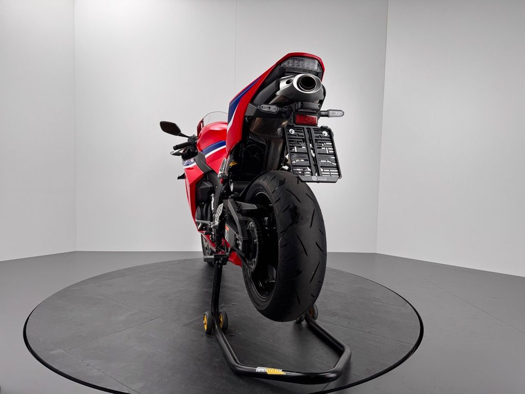 Fahrzeugabbildung Honda CBR 600 RR *NEUWERTIG *1850 KM