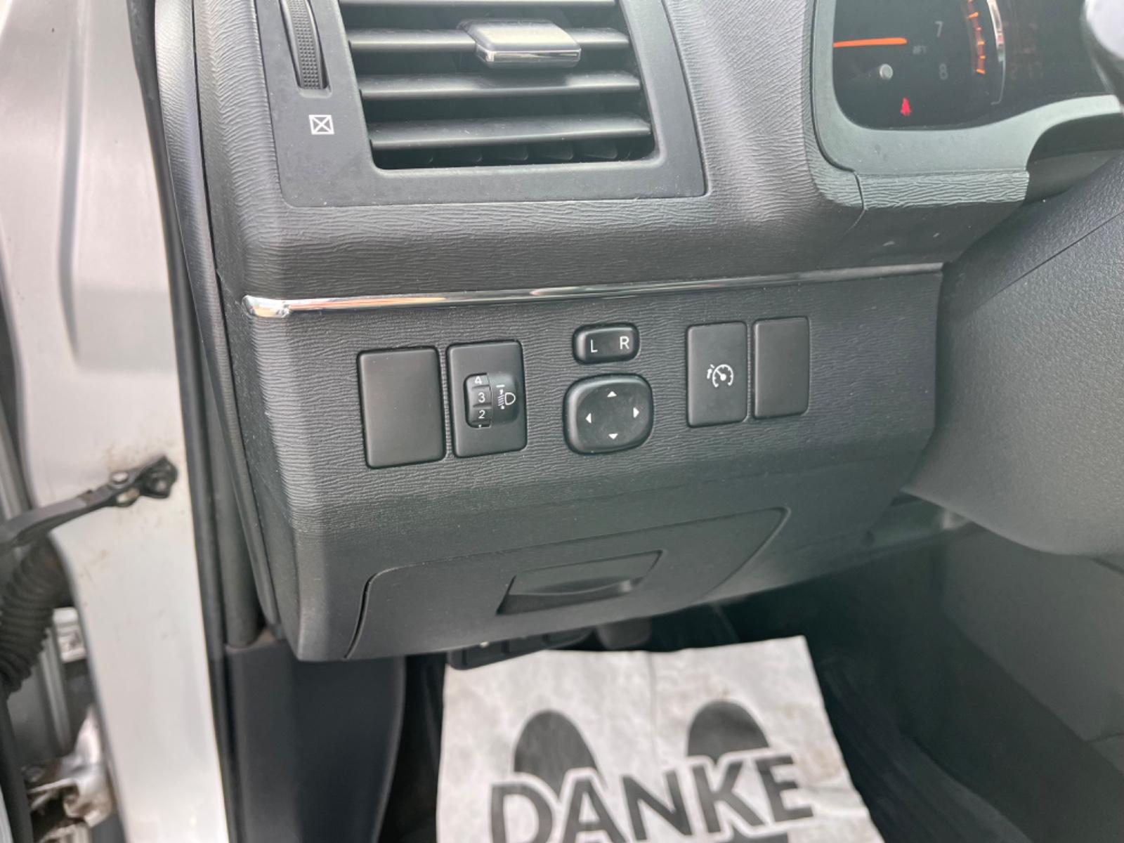 Toyota Avensis 2009 — photo 10