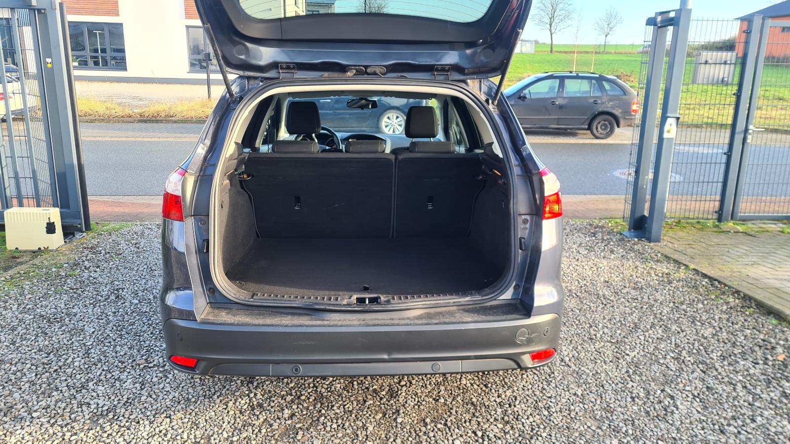 Ford Focus 2013 — photo 14