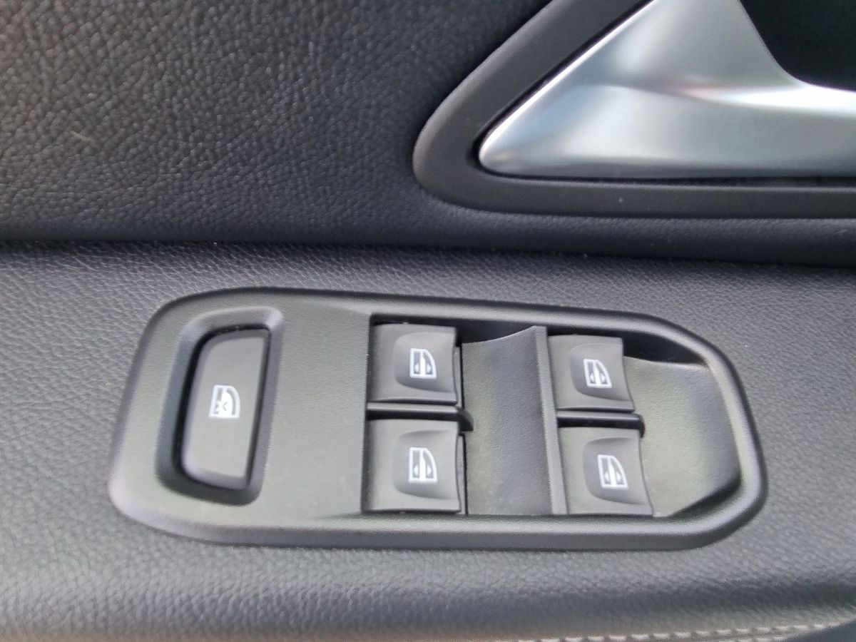 Fahrzeugabbildung Dacia Duster Prestige TCe 150 4WD