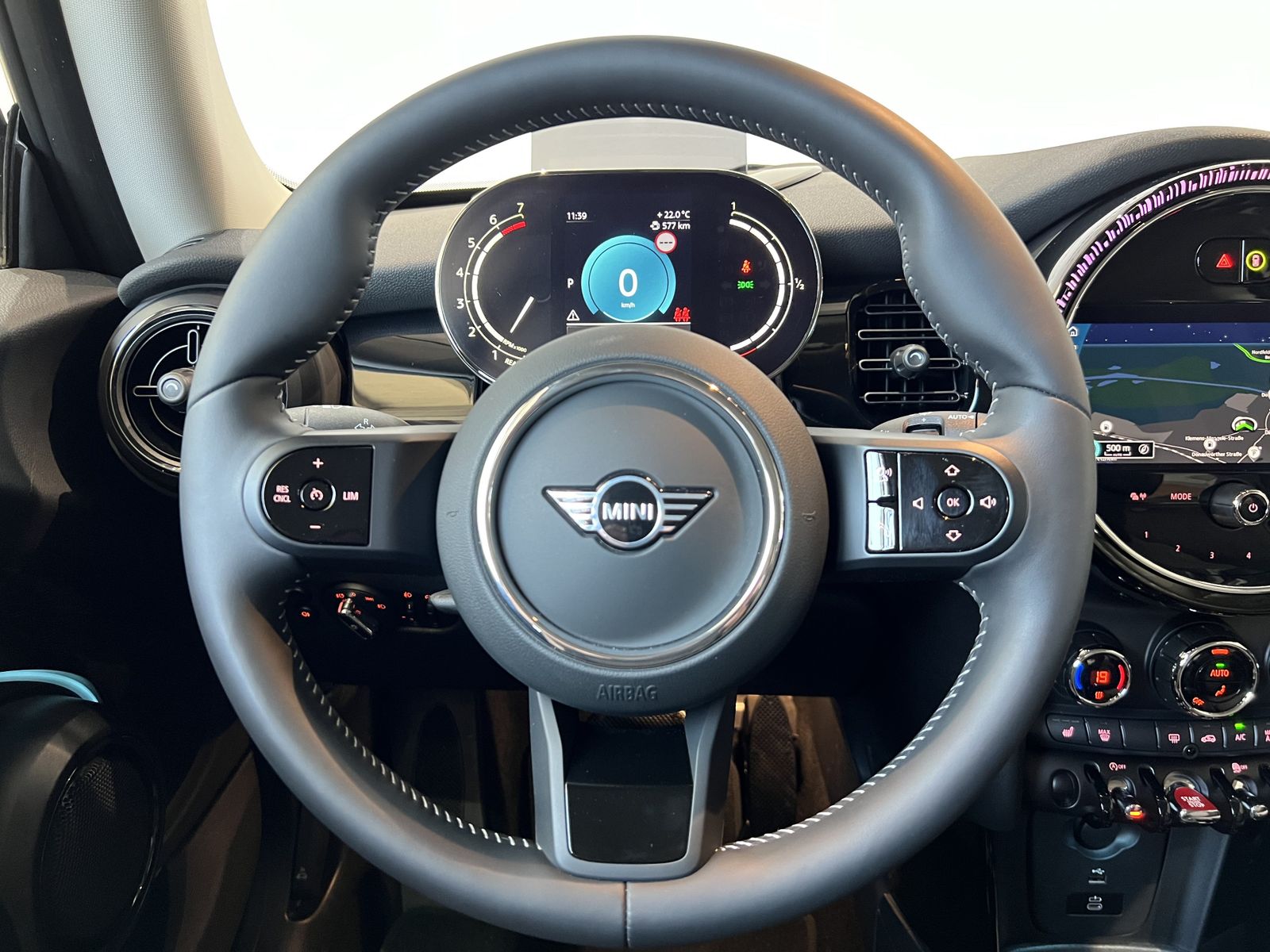 Fahrzeugabbildung MINI Cooper 3-Türer Head-Up Navi Rückfahrkamera