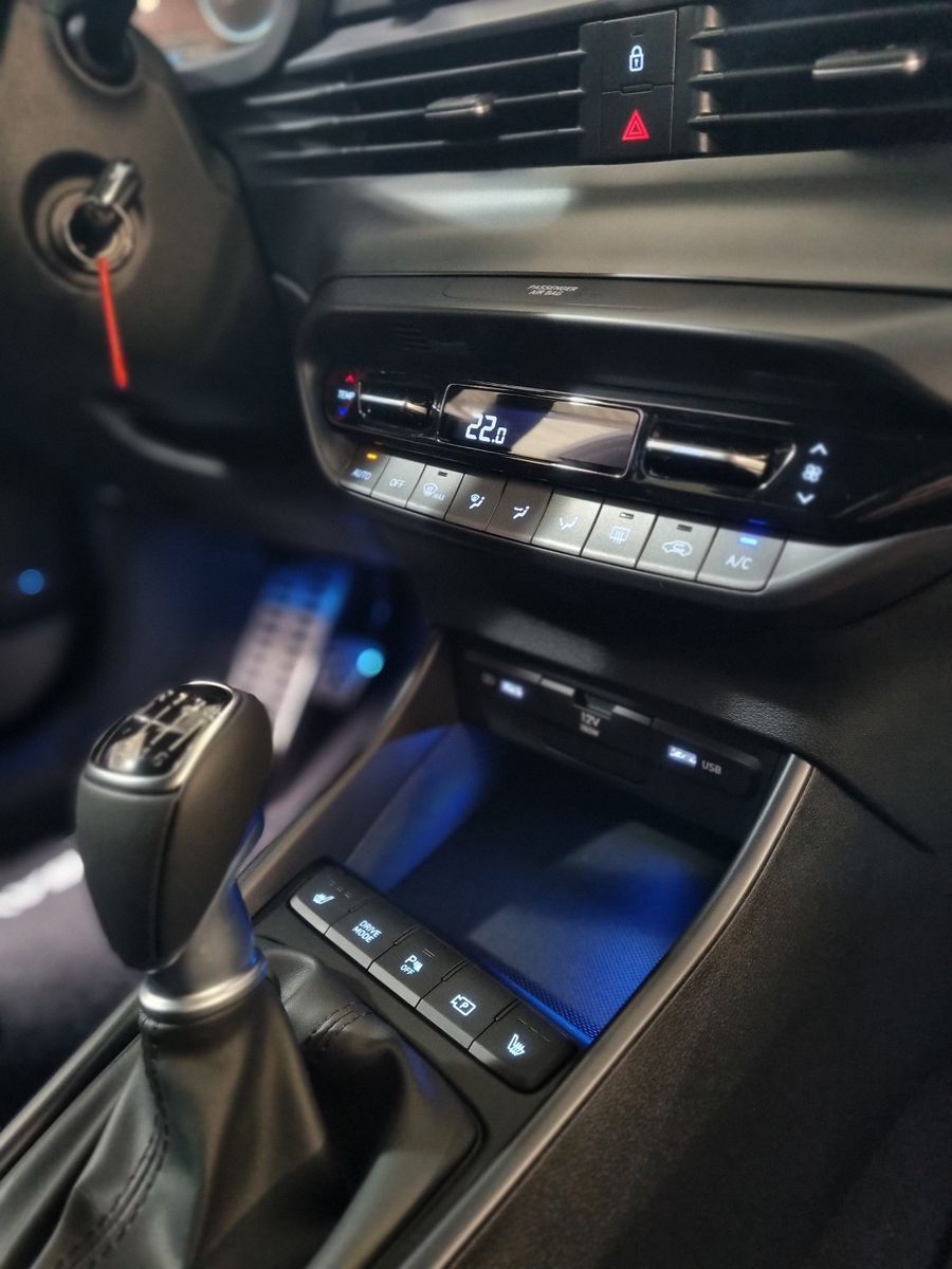 Fahrzeugabbildung Hyundai BAYON 1.0 T-GDI Connect & Go BOSE NAVI