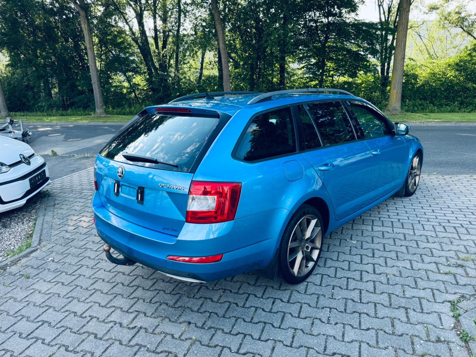 Skoda Octavia Combi Ambition*Automatik*kamera*SHZ*PDC*