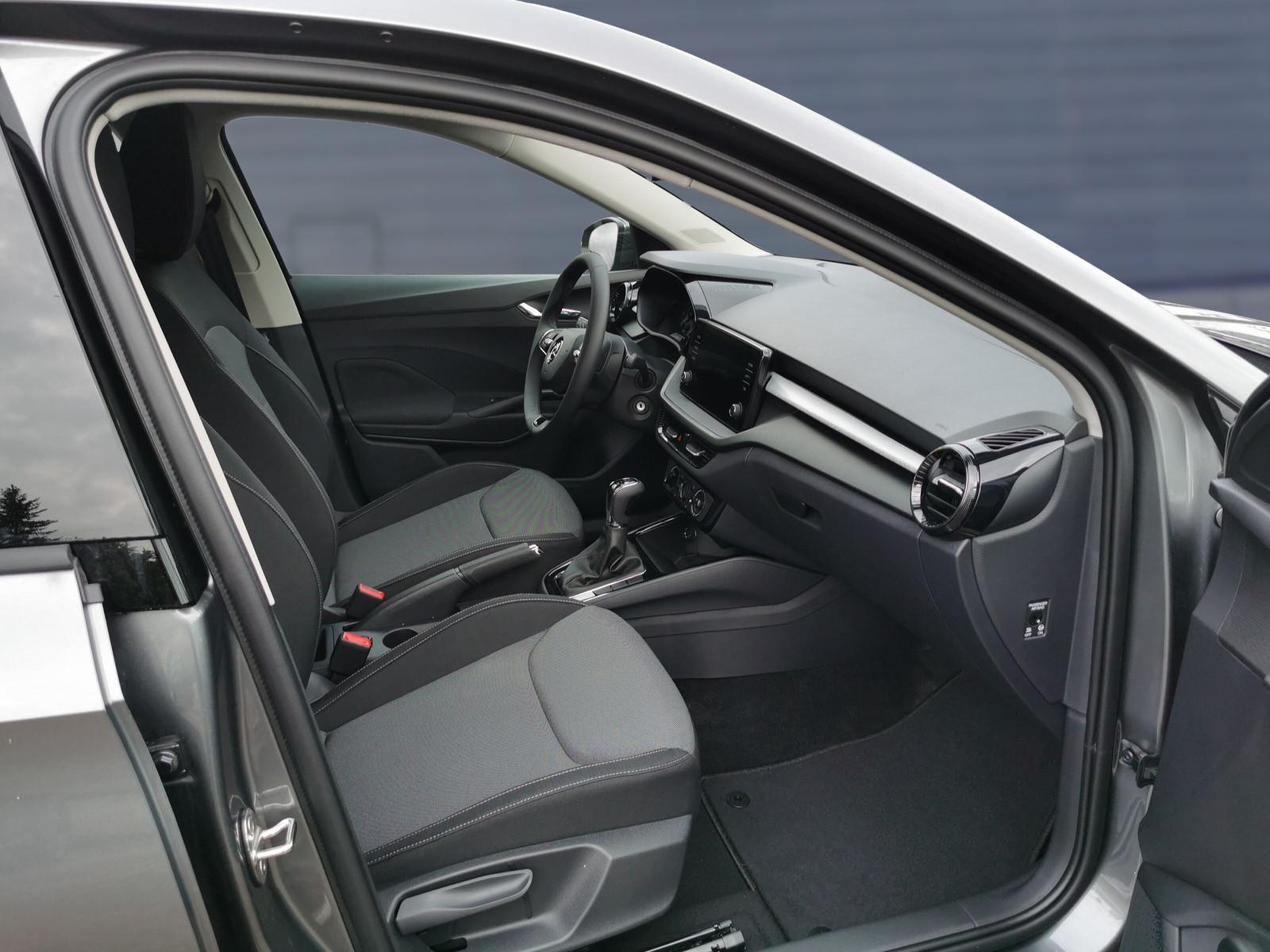 Skoda Fabia 1.0  TSI Ambition DSG  Kamera  LED