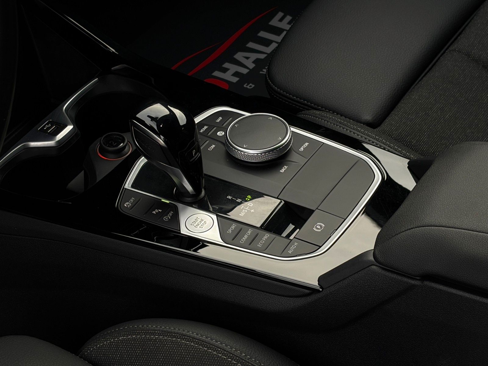 Fahrzeugabbildung BMW 120i Aut. Sport Line Shad HIFI CarPlay AHK SHZ