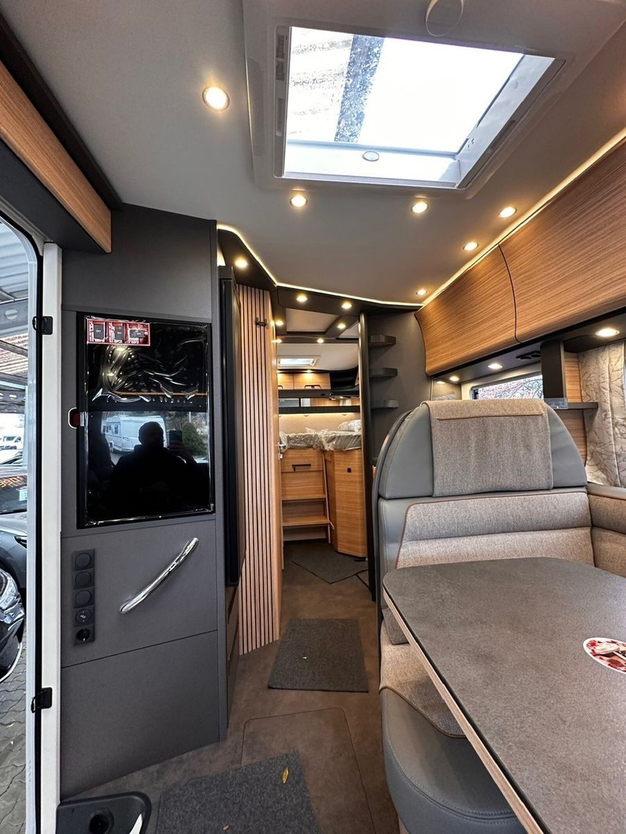 Fahrzeugabbildung Malibu I 450 RB LE comfort Mercedes Markise TV LED
